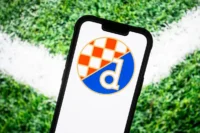 Hvor ser man Dinamo Zagreb mot Viking på TV?
